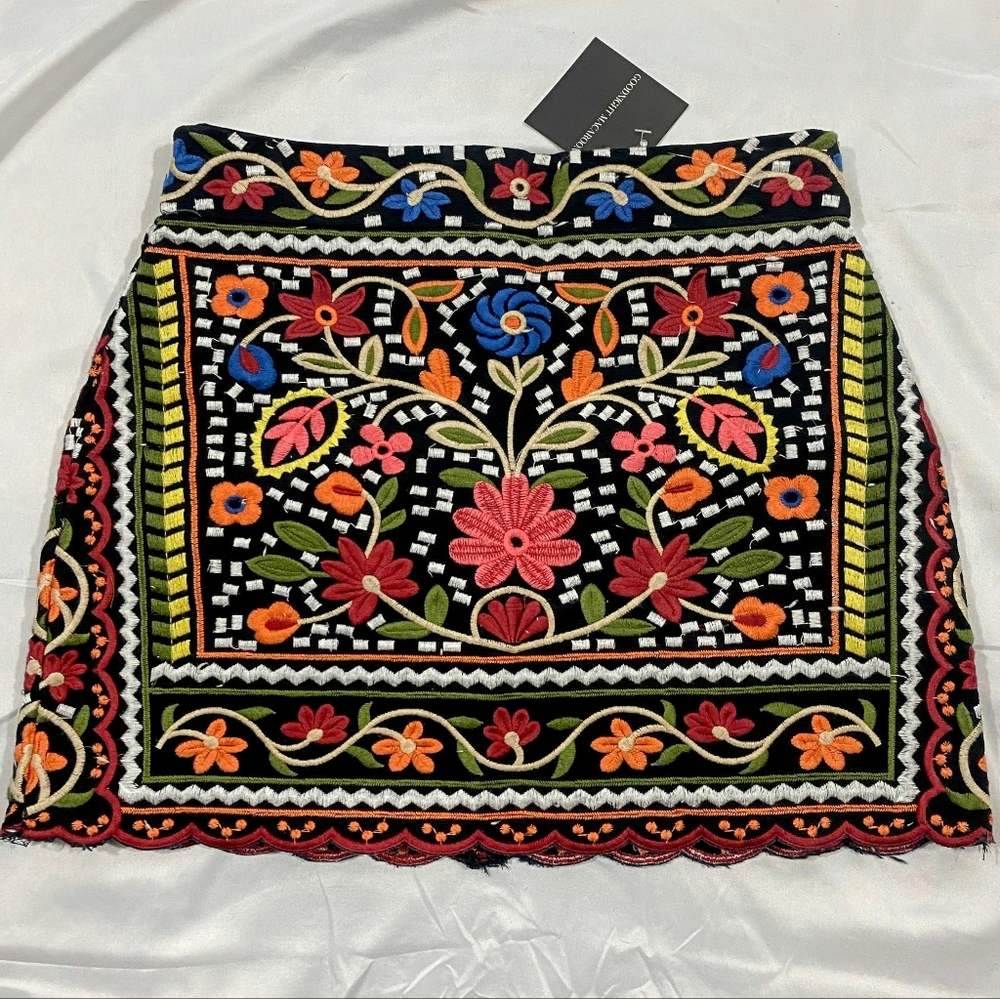 Bohemia Embroidered Mini Skirt